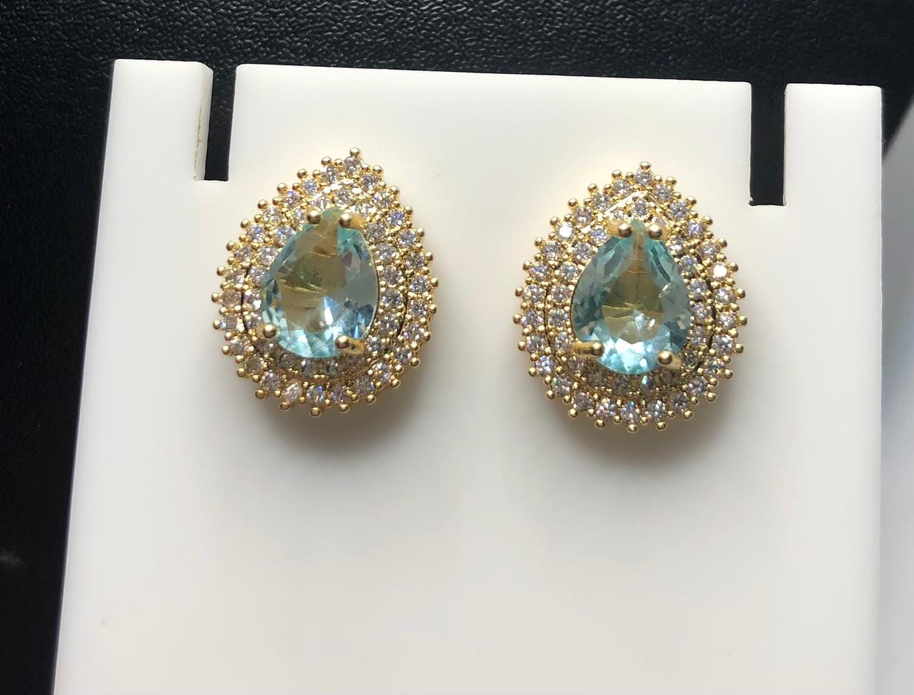 Conjunto Pedras Azuis Claro Gotas Semijoia Dourada