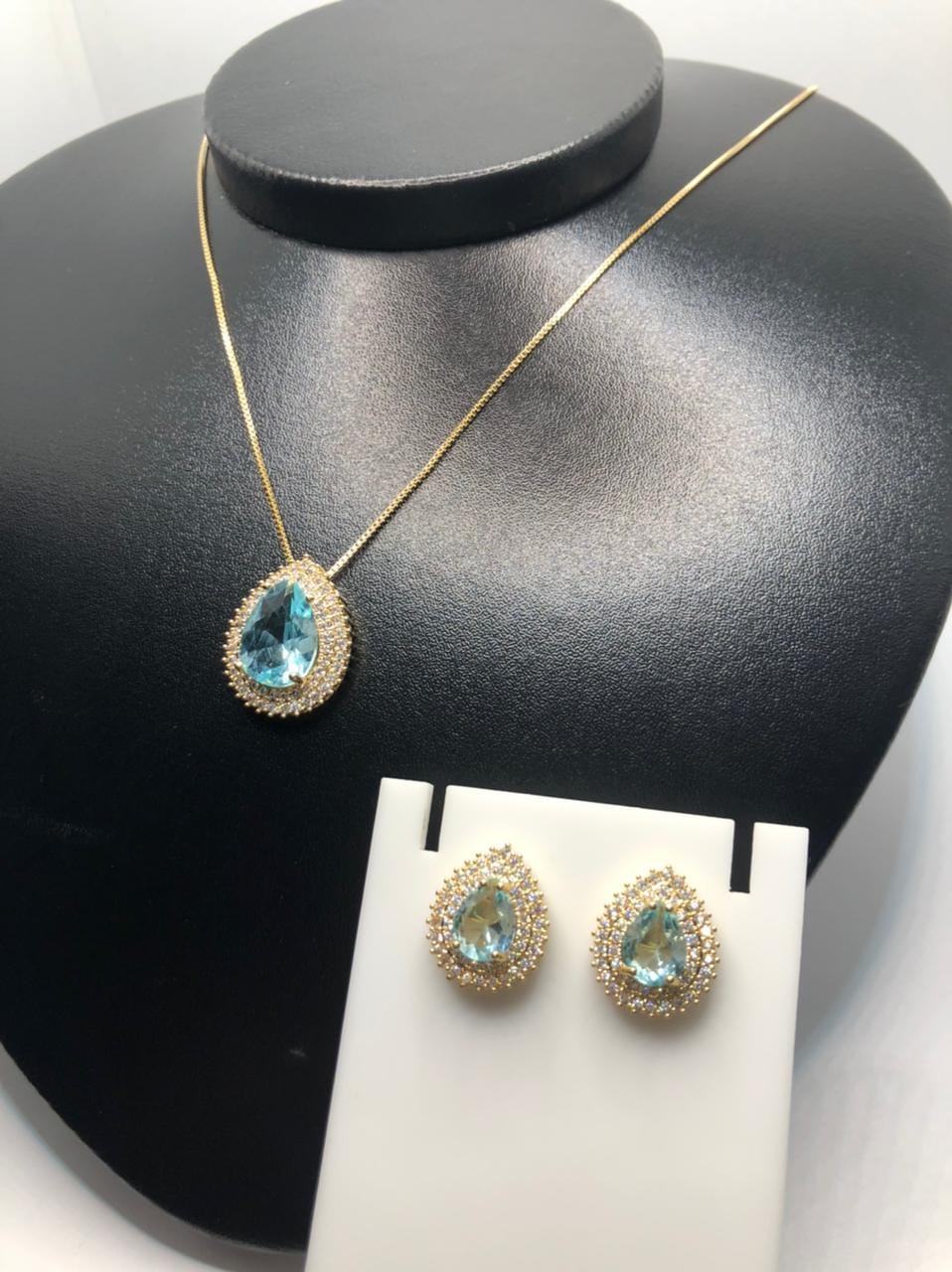 Conjunto Pedras Azuis Claro Gotas Semijoia Dourada
