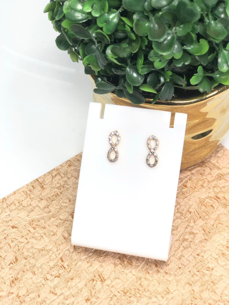 Brinco Infinito Zirconia Semijoia Dourada