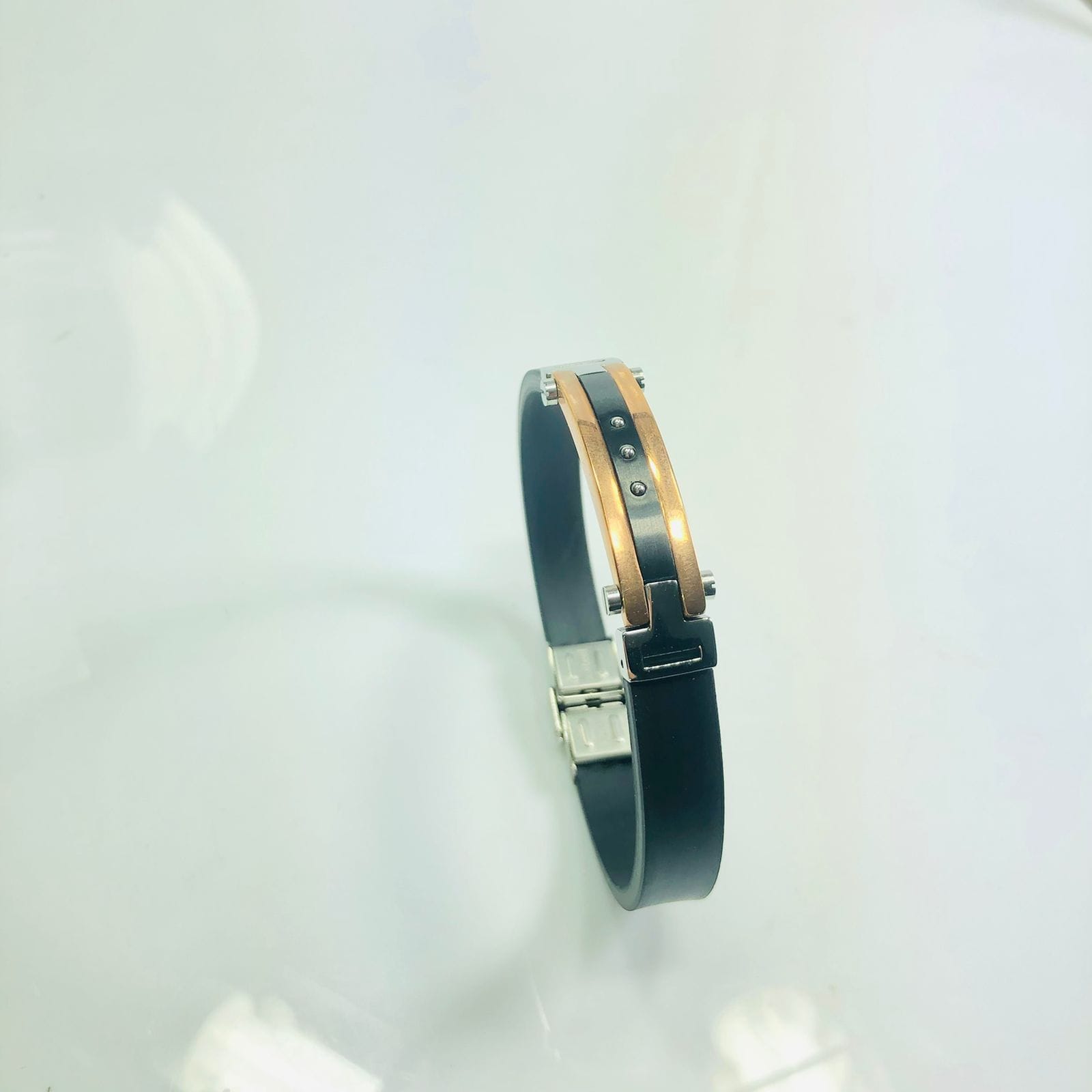 Bracelete Masculino em Borracha e Aço Rose e branco