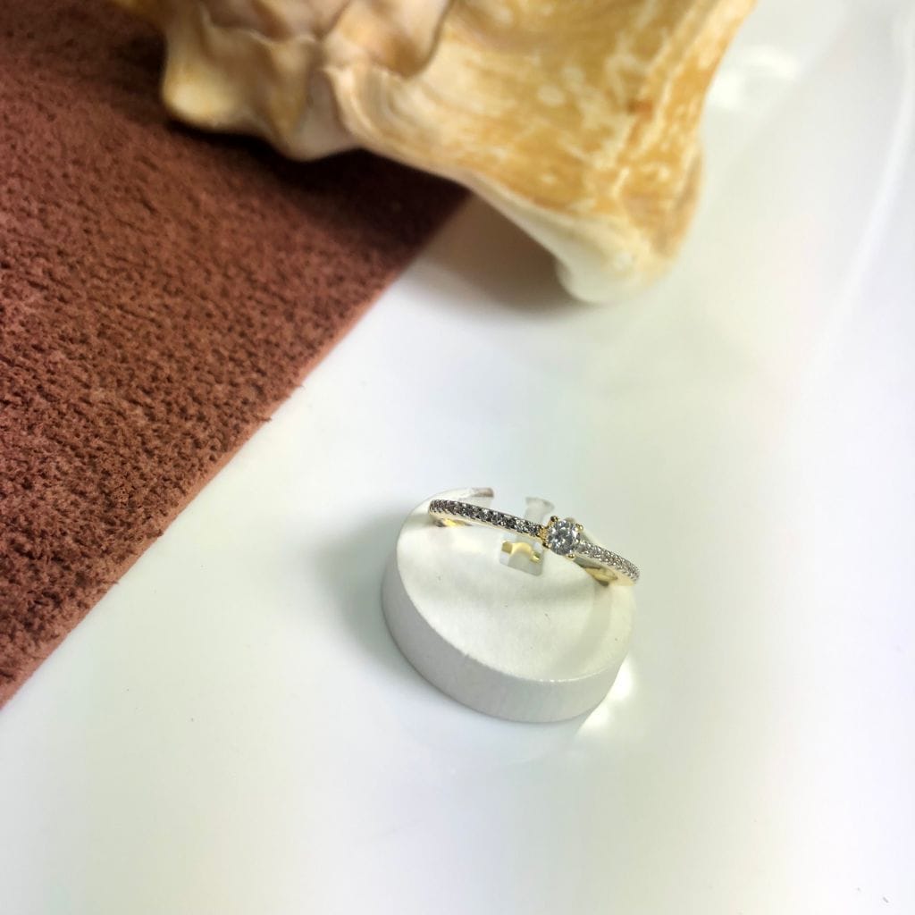 Anel Solitario Zirconias Semijoia
