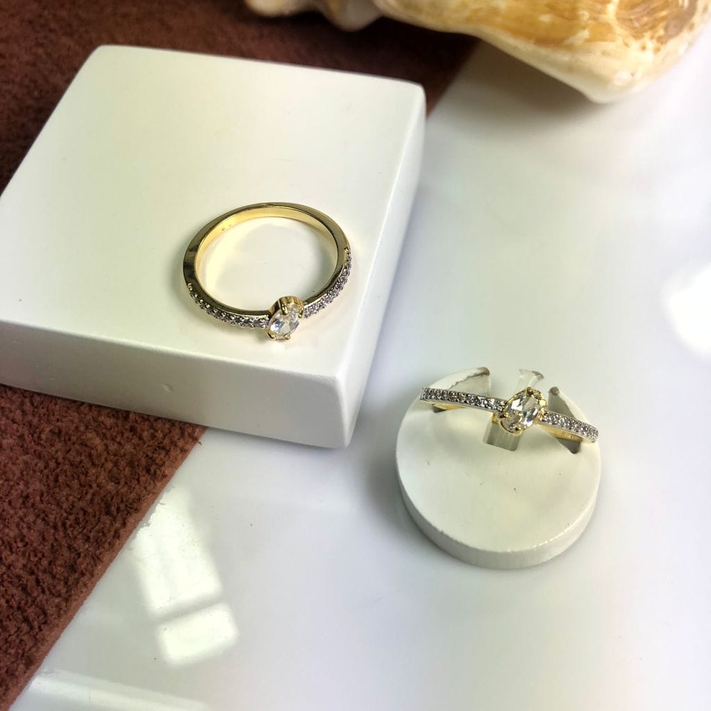 Anel solitario Zirconia Oval Semijoia