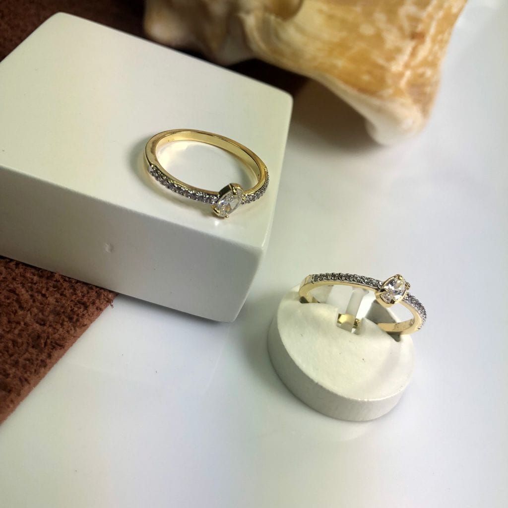 Anel solitario Zirconia Oval Semijoia
