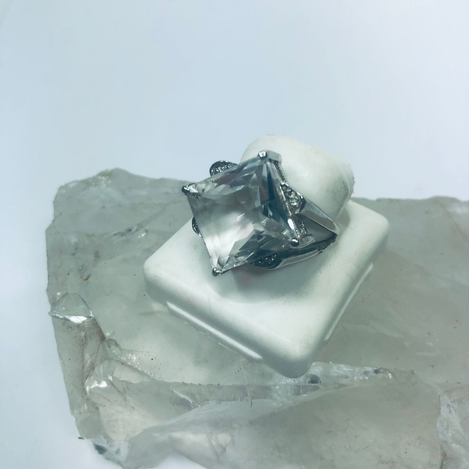 Anel Cristal Ouro Branco